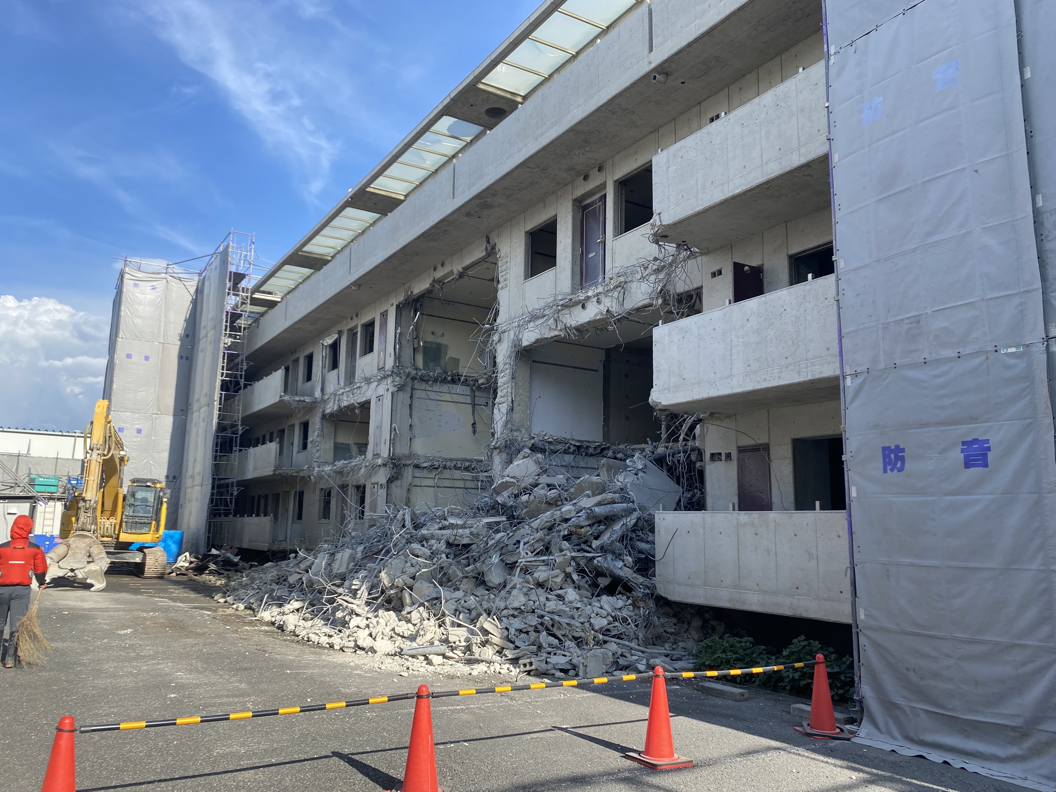 8F21D9B2-6A57-4136-8623-F65EBEA86159